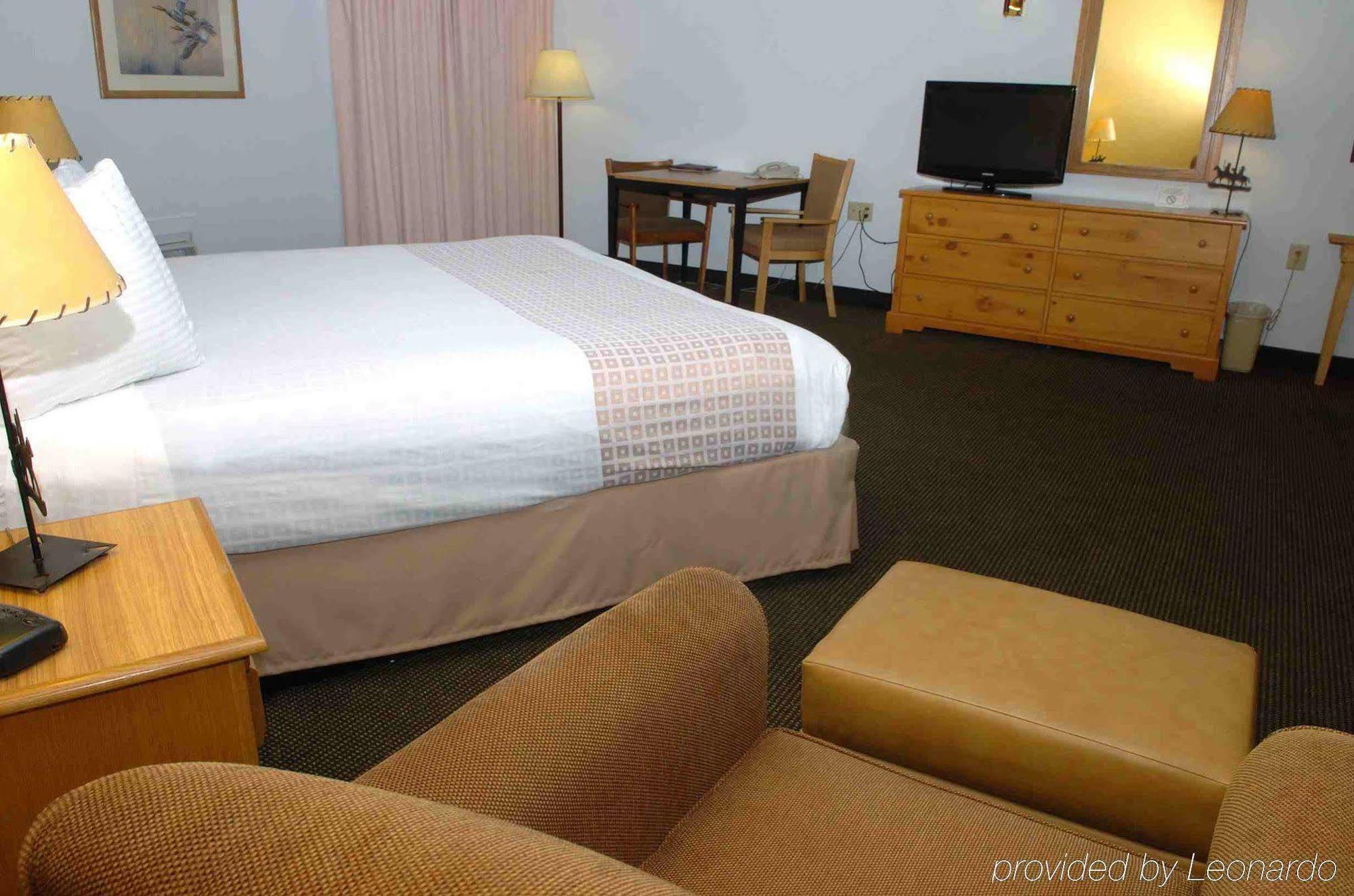 Yellowstone Pioneer Hotel 2*