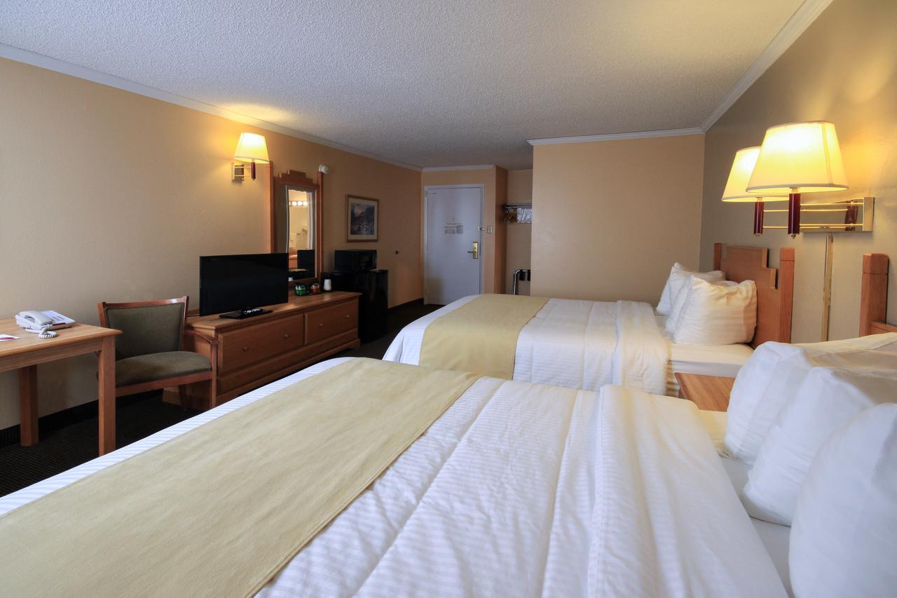 Yellowstone Pioneer Hotel